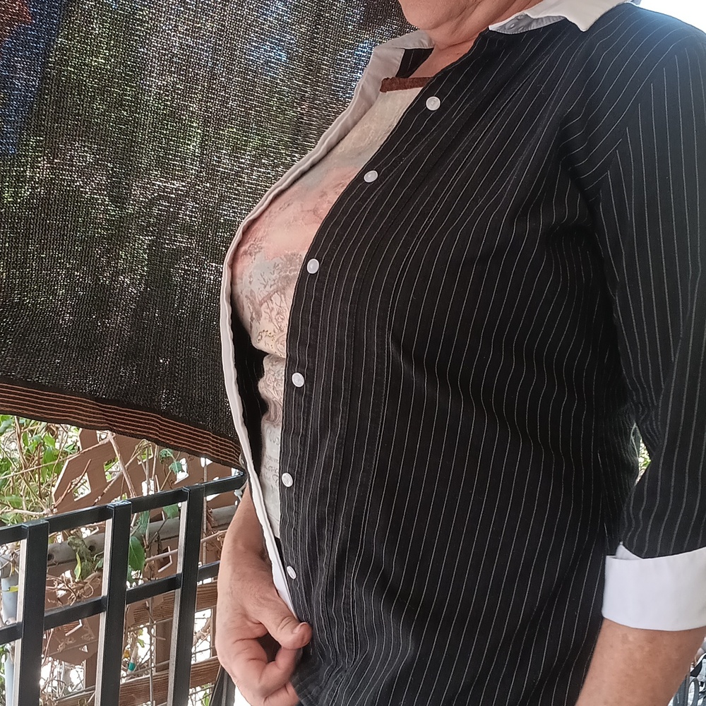 Worthington womens dress shirt size Small, black button long sleeve striped s…